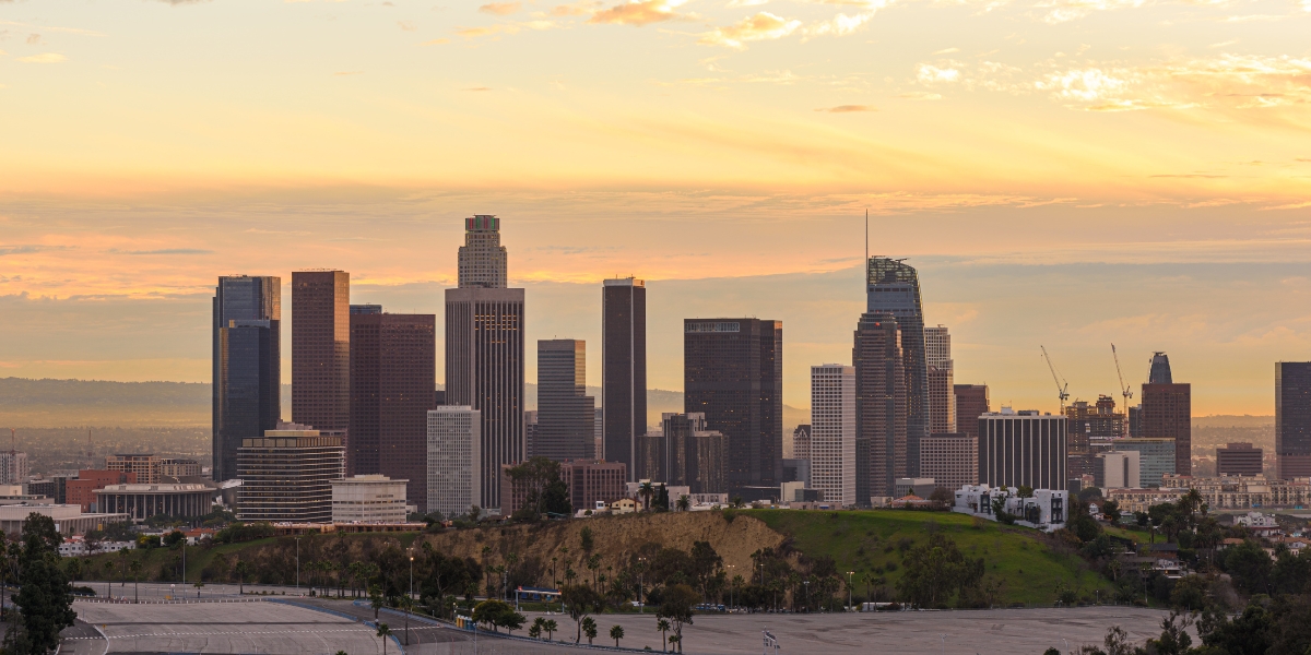 Explore the Wonders of Los Angeles with Uselect Flights