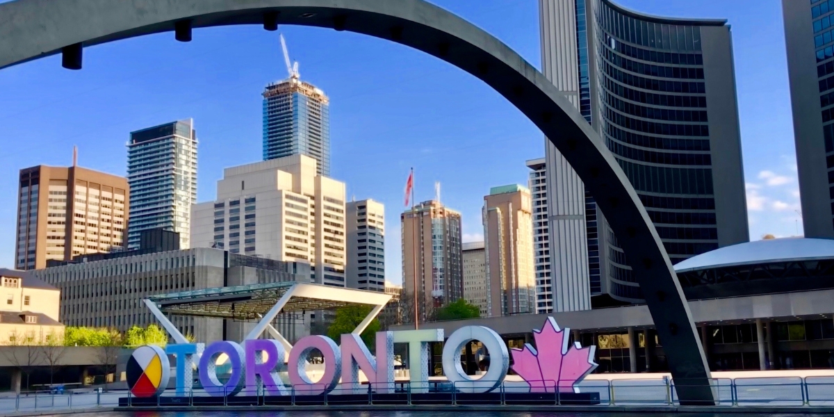 Unveiling Toronto: A Budget-Friendly Exploration with Uselect Flights