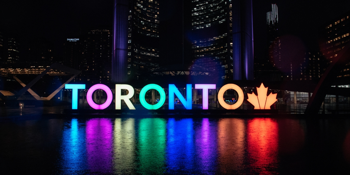 Discover Toronto: Your Affordable Adventure Awaits with Uselect Flights