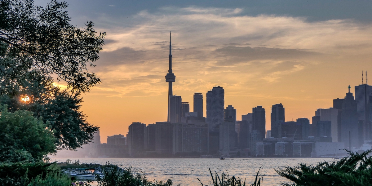 Your Ultimate Guide to a Trip to Toronto with Uselect Flights