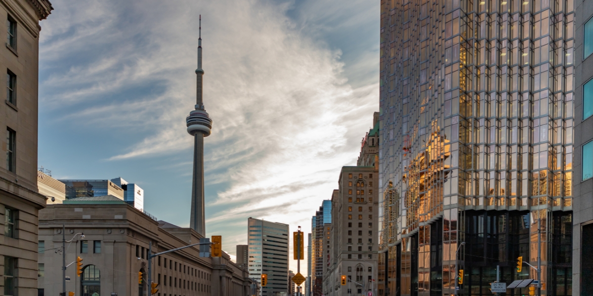 Your Ultimate Guide to a Trip to Toronto with Uselect Flights